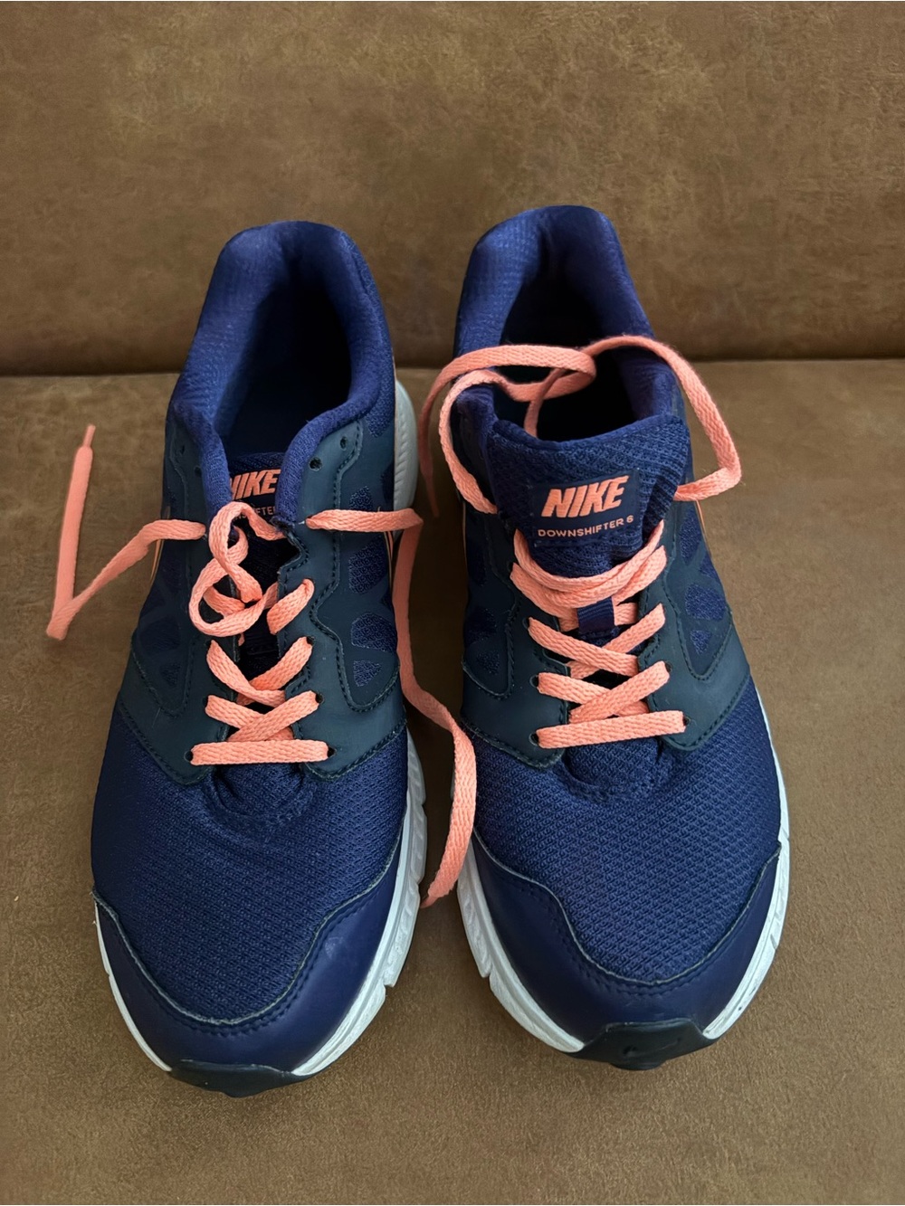 Nike Downshifter 6 Women's Running Shoe in Midnight Navy/ peach accents. Size 9 - Picture 2 of 6